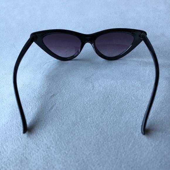 Black Cat Eye Sunglasses ~ Pink-Purple Lens ~ Brand New! - Picture 3 of 7